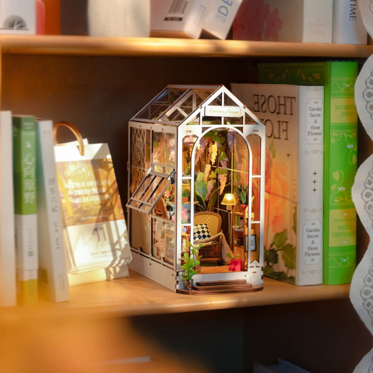 Rolife Booknook & Wonderland - Separador de Libros Garden House